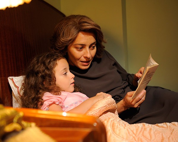 Öyle Bir Geçer Zaman Ki Fotoğrafı