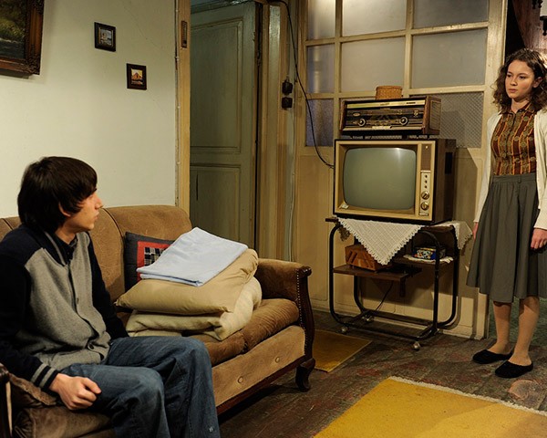 Öyle Bir Geçer Zaman Ki Fotoğrafı