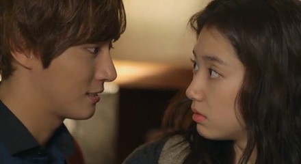 Flower Boy Next Door Fotoğrafları 15