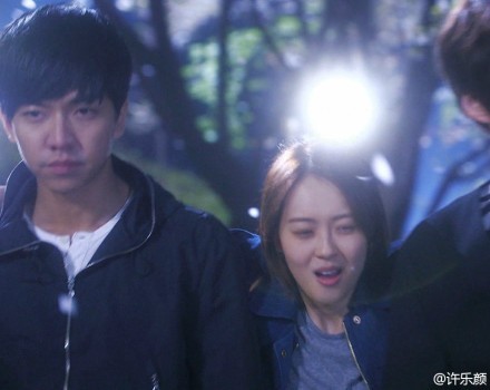 Etrafın Sarıldı Fotoğrafı