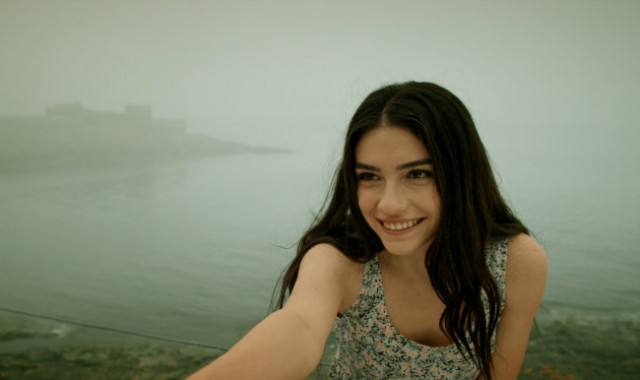 Dar Elbise Fotoğrafı