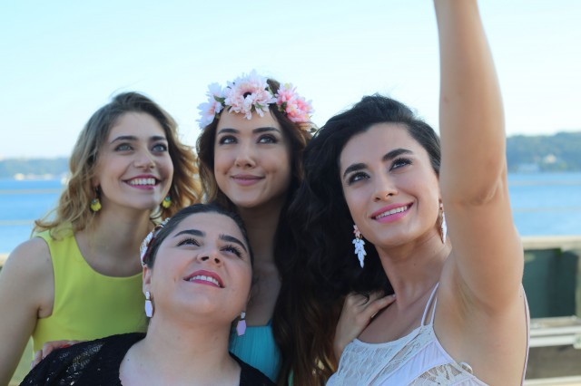 Her Şey Aşktan Fotoğrafı