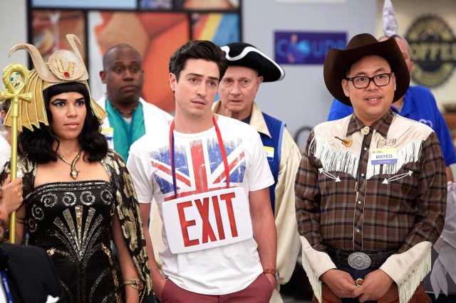 Superstore Fotoğrafları 32