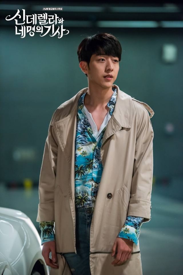 Cinderella and Four Knights Fotoğrafı