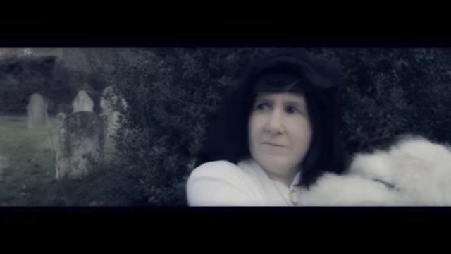 Woman of the Graveyard Fotoğrafı