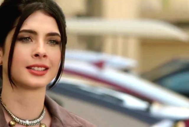 Famous in Love Fotoğrafı