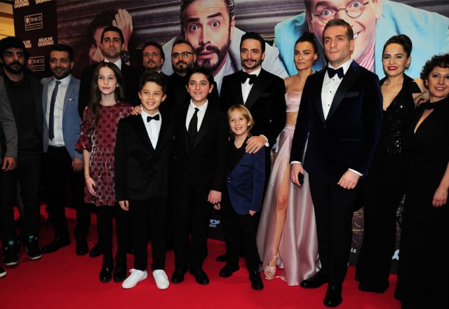 Ailecek Şaşkınız Fotoğrafı