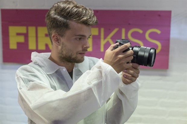 First Kiss Fotoğrafı