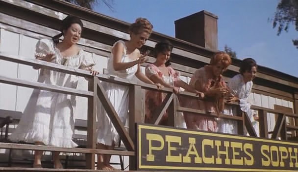 Onları Yükseğe As Fotoğrafı