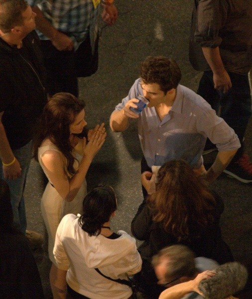 Alacakaranlık Efsanesi: Şafak Vakti Bölüm 1 Fotoğrafı