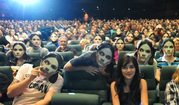 Evdeki Düşman Fotoğrafı