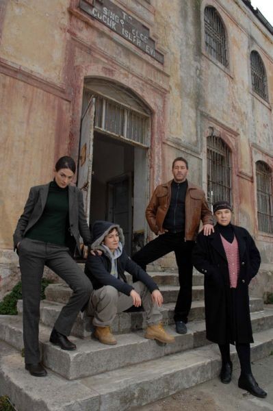 Parmaklıklar Ardında Fotoğrafı