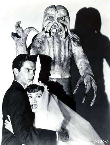 I Married A Monster From Outer Space fotoğrafı