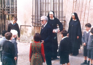 Gökyüzü Kadar Kırmızı Fotoğrafı