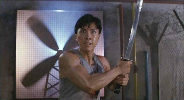 Tiger Cage 2 Fotoğrafı