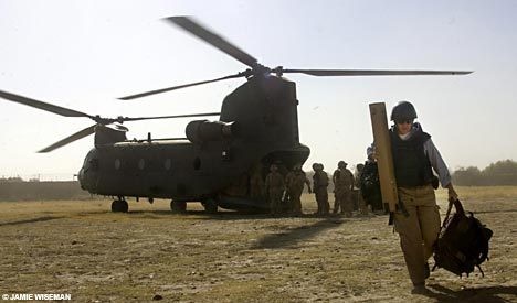 Sweetest Embrace: Return To Afghanistan fotoğrafı