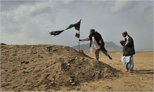 Sweetest Embrace: Return To Afghanistan Fotoğrafları 5